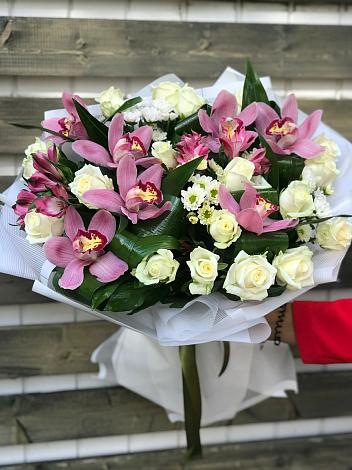 Букет цветов из: Розы и Хризантемы в Щучьем Воронежской области