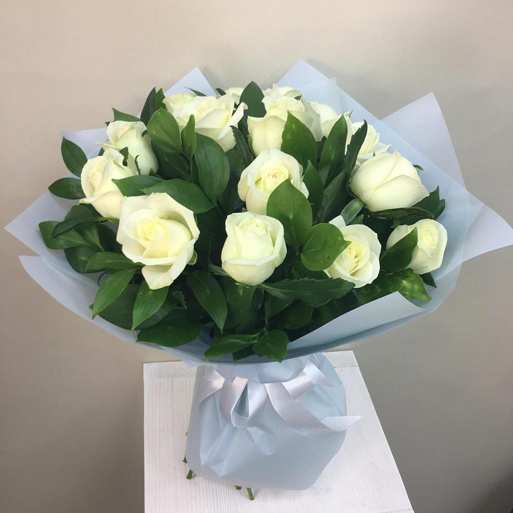 Букет 15 Белых роз Проуд в Щучьем Воронежской области
