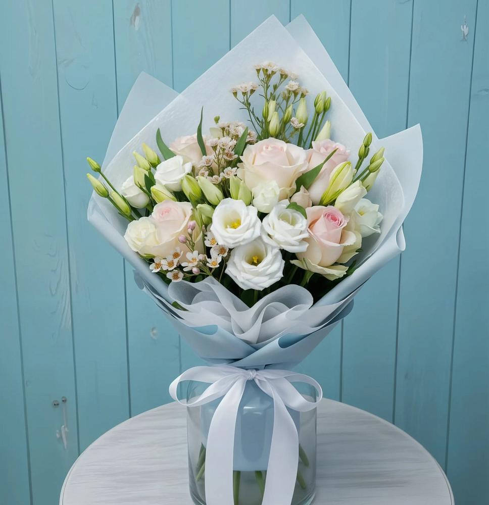 Букет цветов из: Розы и Лизиантусы в Щучьем Воронежской области