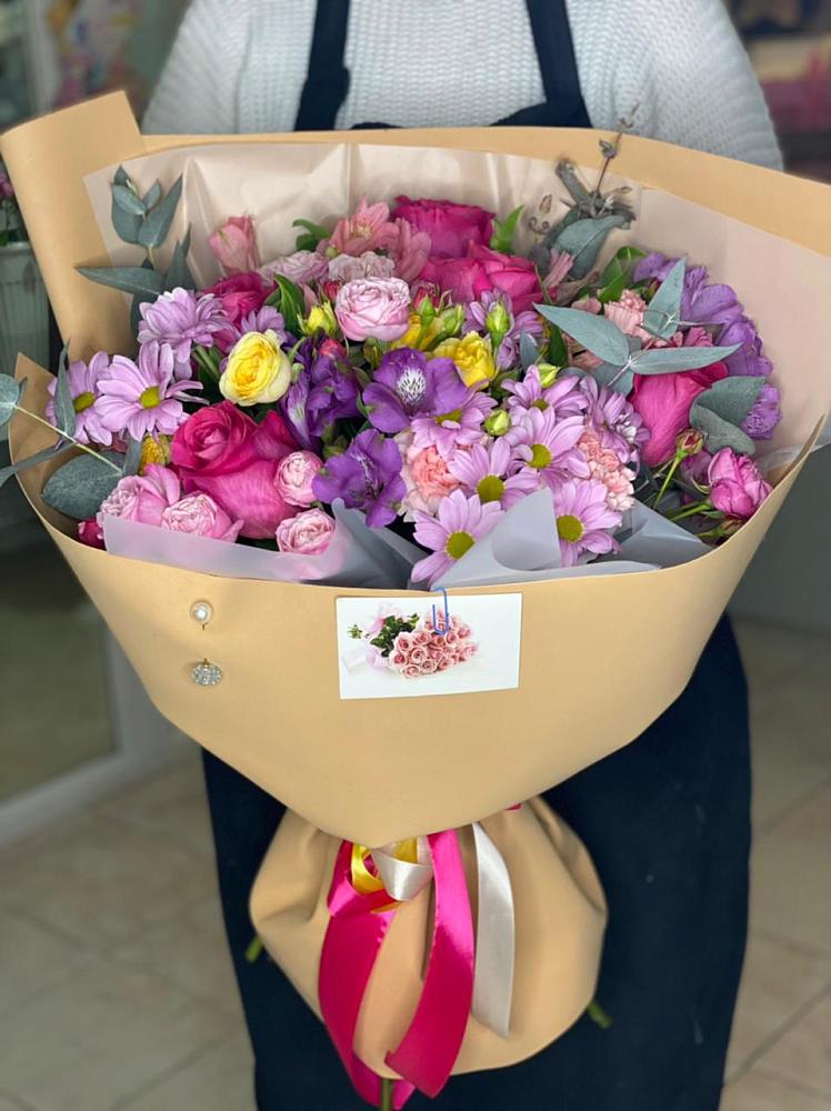 Букет цветов из: Хризантемы, Гвоздики и Альстромерии в Щучьем Воронежской области