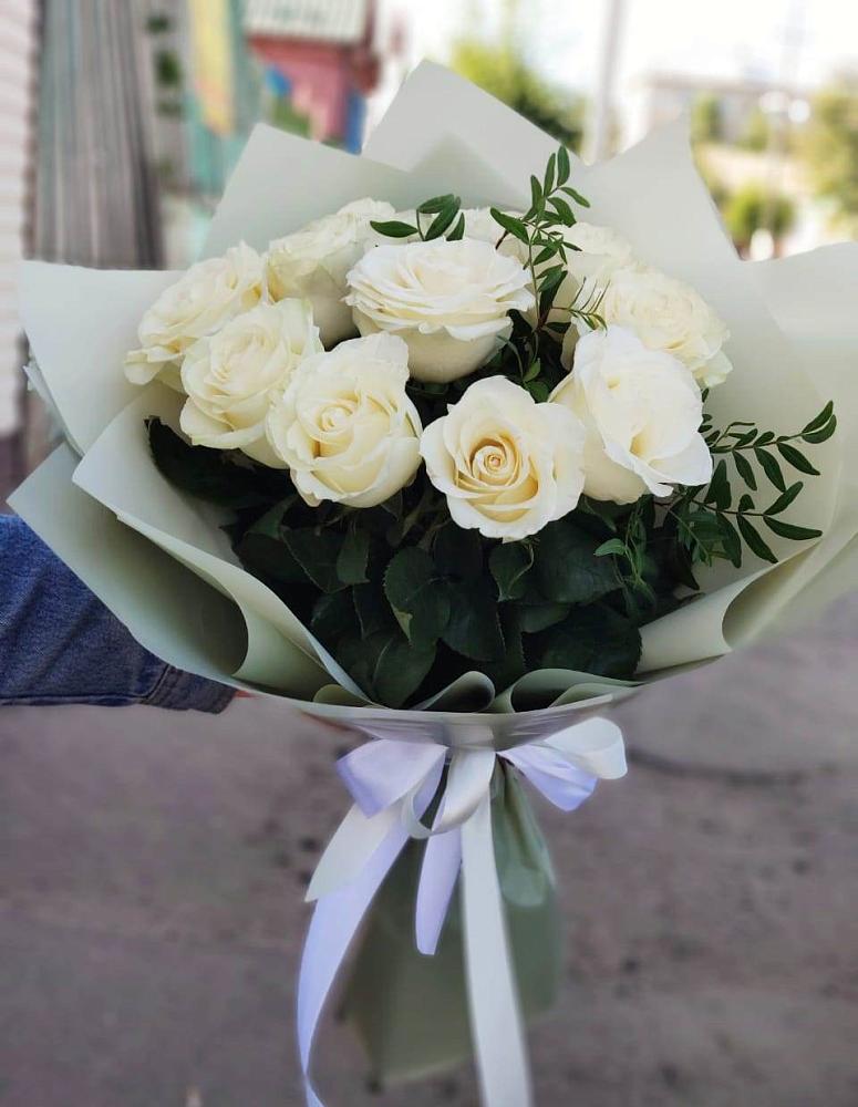 Букет Белые розы Проуд в Щучьем Воронежской области