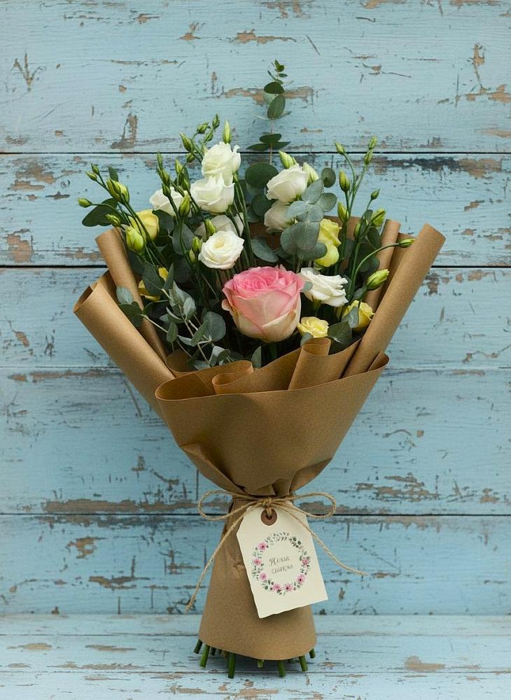 Букет цветов из: Розы и Лизиантусы в Щучьем Воронежской области