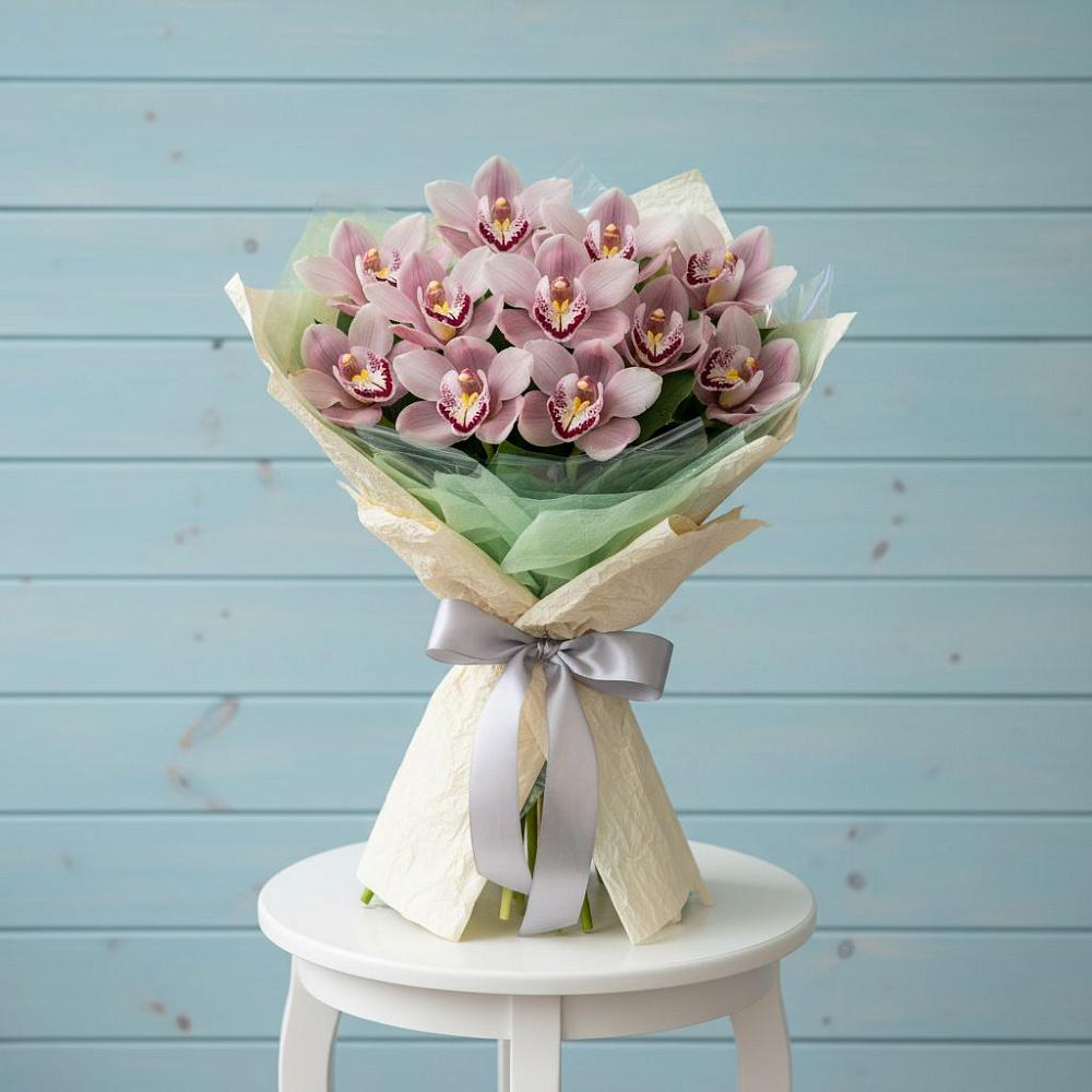 Букет цветов из: Орхидеи и Розы в Щучьем Воронежской области