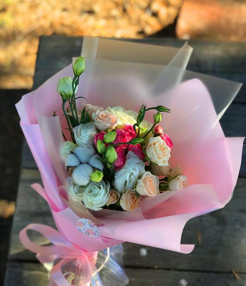 Букет цветов из: Розы и Лизиантусы в Щучьем Воронежской области