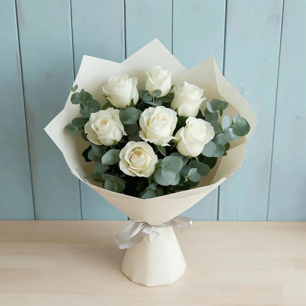 Букет Белые розы в Эвкалипте в Щучьем Воронежской области