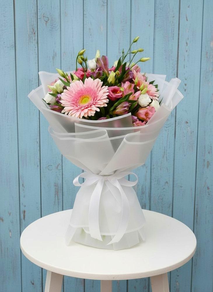 Букет цветов из: Герберы, Альстромерии и Лизиантусы в Щучьем Воронежской области