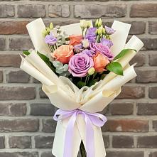 Букет цветов из:  Лизиантусы и Розы в Щучьем Воронежской области