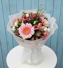 Букет цветов из:  Герберы, Альстромерии и Лизиантусы в Щучьем Воронежской области