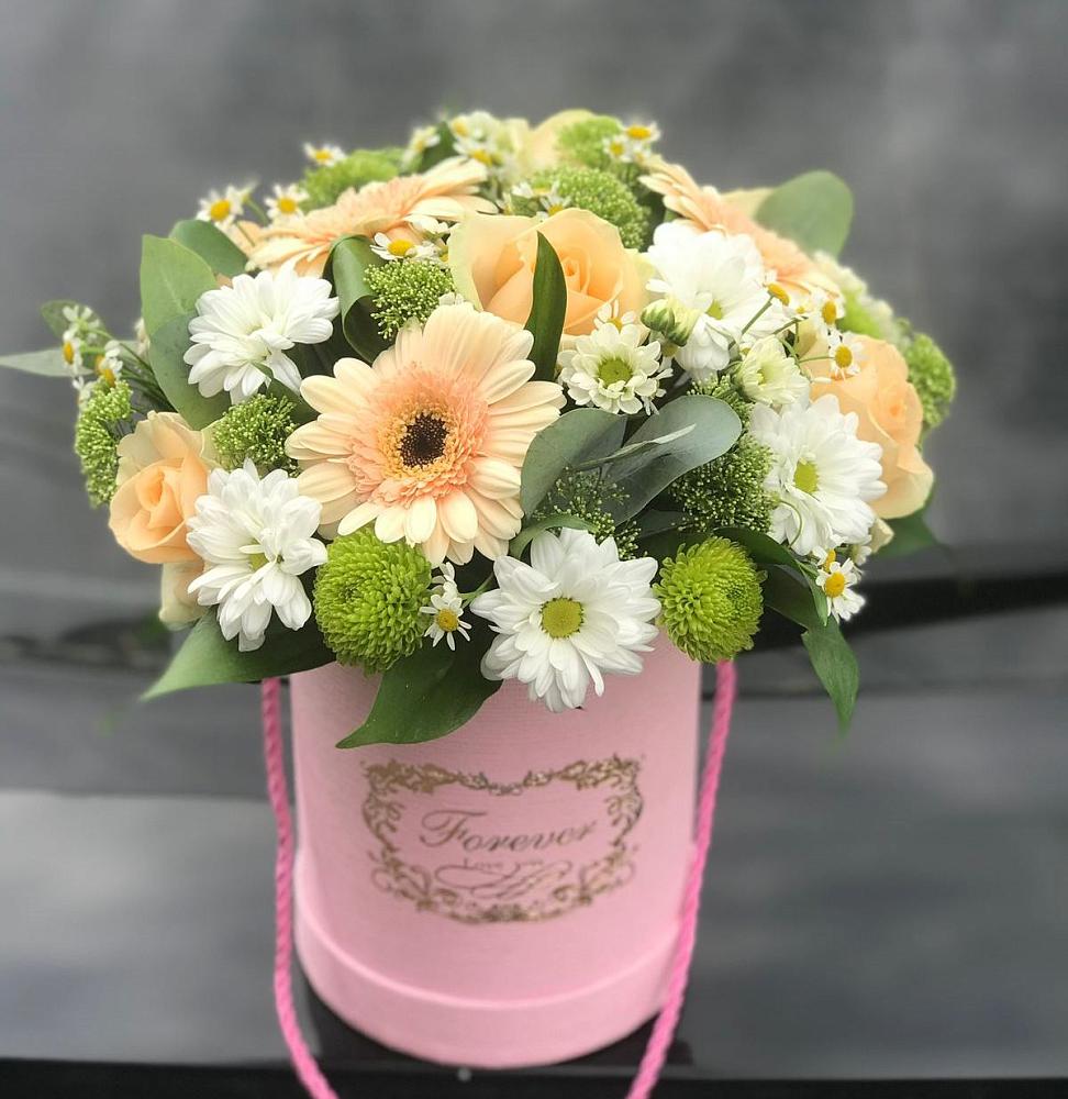 Цветочная композиция из Розы, Герберы и Хризантемы в шляпной коробке в Щучьем Воронежской области