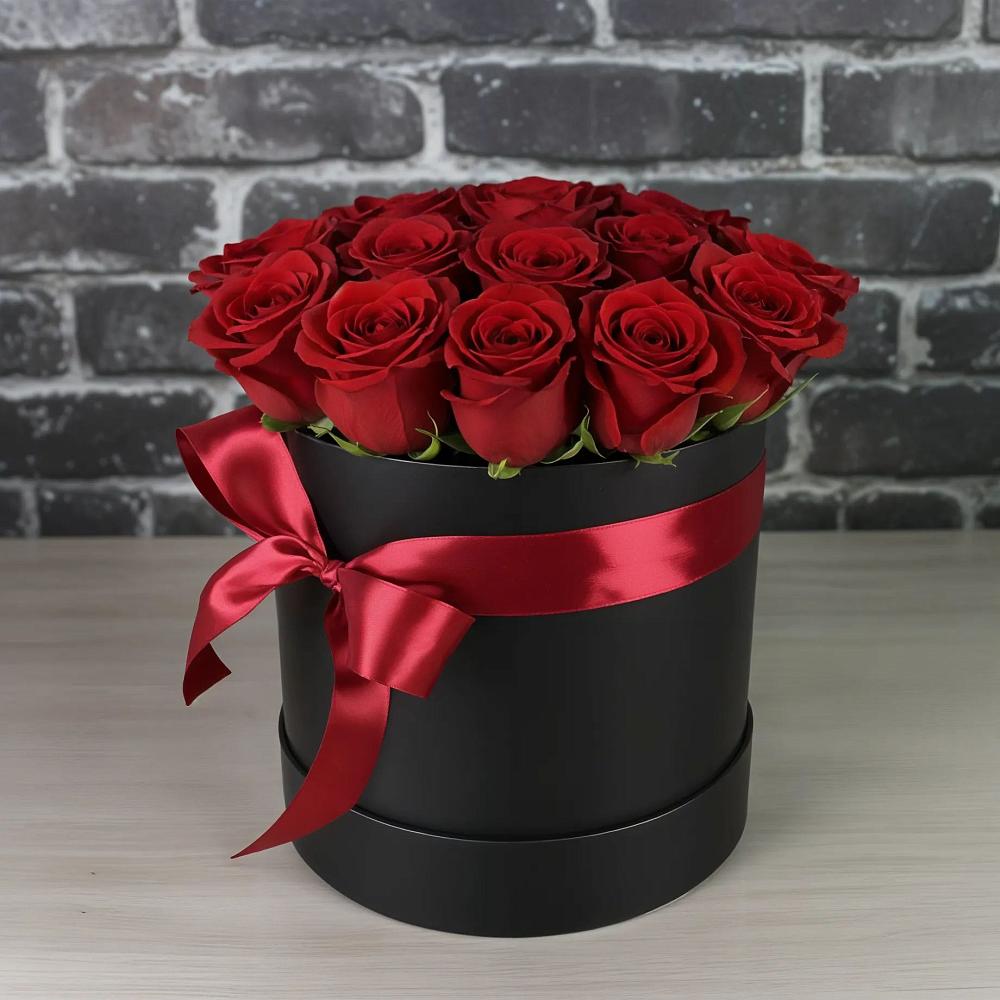 Цветочная композиция из Розы в шляпной коробке в Щучьем Воронежской области