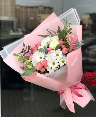Букет цветов из: Розы, Лизиантусы и Хризантемы в Щучьем Воронежской области