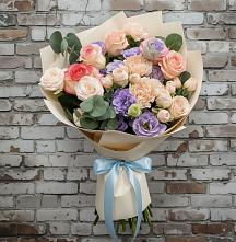Букет цветов из:  Розы, Лизиантусы и Гвоздики в Щучьем Воронежской области